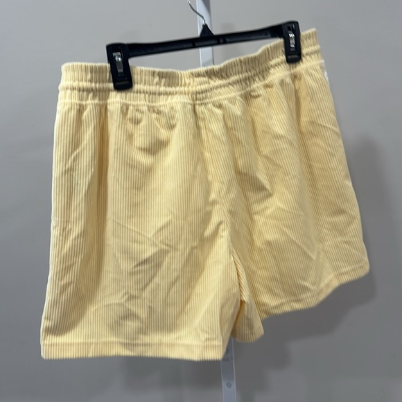 Adidas Cord Shorts Easy Yellow Logo Basketball Mens - Picture 3 of 9